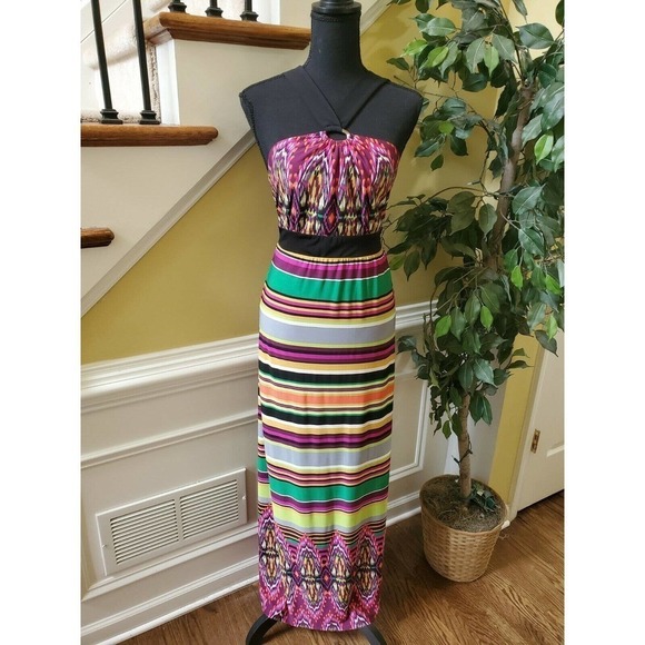 Emma & Michelle Medium Halter Tie Maxi Dress - Picture 12 of 12